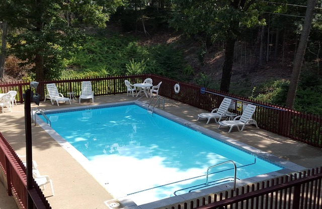 Ozarka Lodge