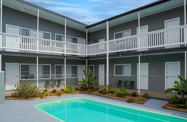 Pacific Motel 01
