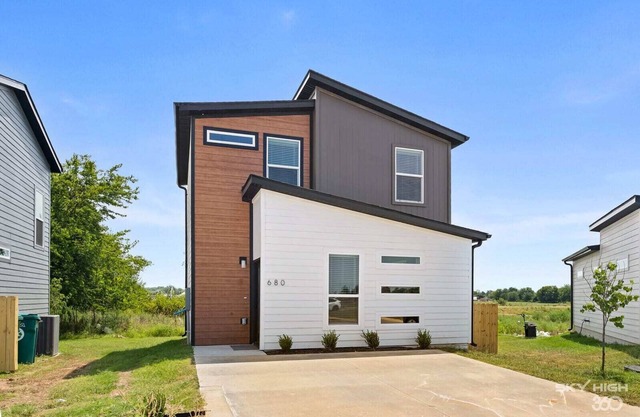 Pacific Palace-NEW 2bed/2.5bath Home in Centerton