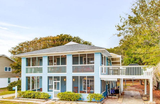 Palm Boulevard 2403