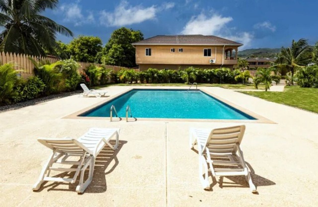 Palm View Estate