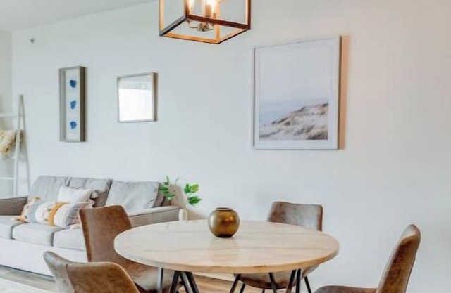 Palms Paradise 1809 - Stunning Views and Amenities