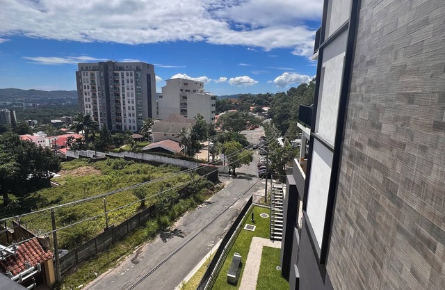 Panamericana: Cozy 3-bedroom Condo with 4 ACs one in each room. WIFI included.
