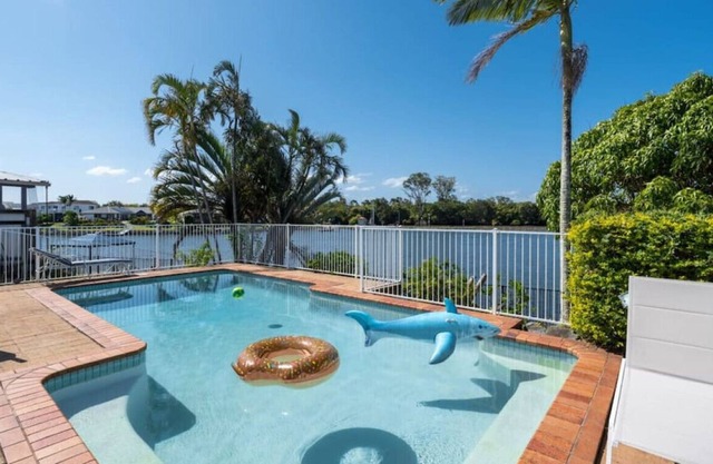 Panarama Waterview! Waterfront Luxury Holiday Heave in GC