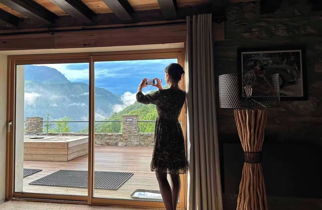 Chalet '5 Étoiles - Sauna' con vistas a la montaña, terraza privada y Wi-Fi