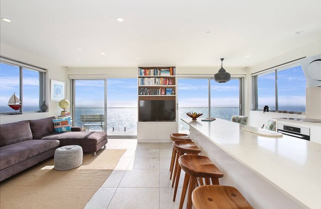 Vistas panorámicas al mar desde todas las habitaciones! Impresionante unidad de 2 dormitorios Bondi Beach