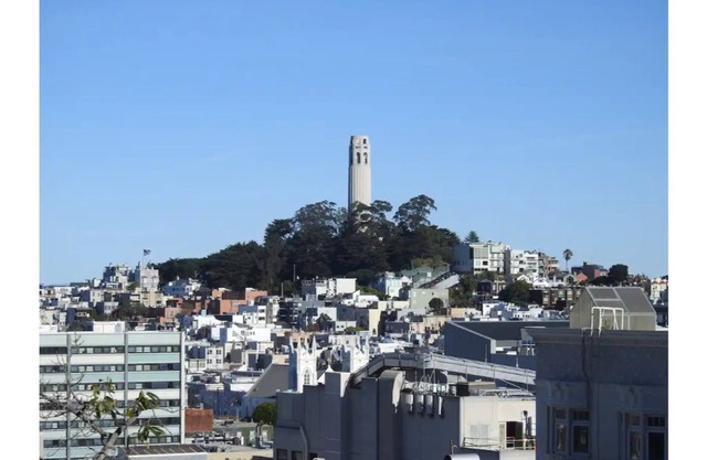 Panoramic view Nob Hill flat w deck