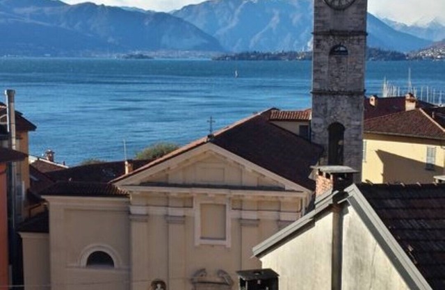 Vista panoramica del lago