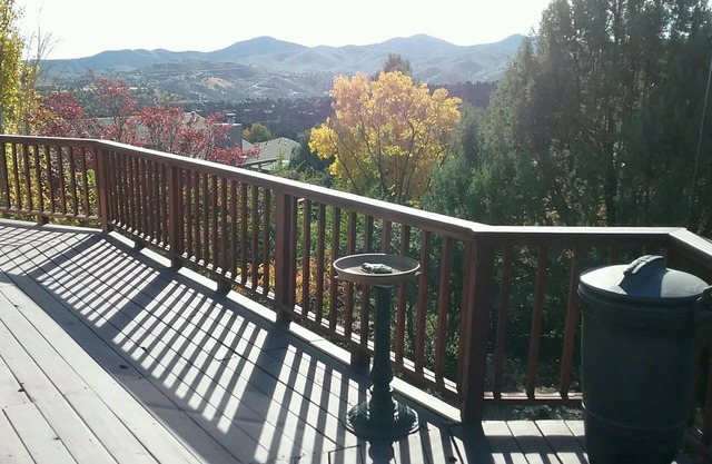 Vistas panorámicas; ubicación perfecta; tranquilo; recién decorado; precioso patio