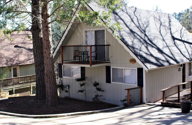 Escapada en Pine Mountain Lake ~ WiFi gratuito ~ ¡Con vistas al campo de golf!
