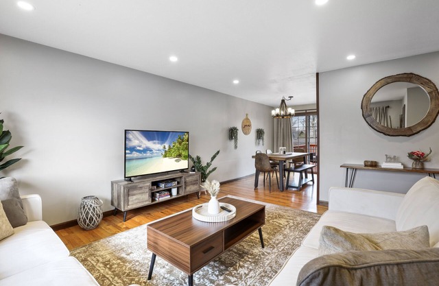 Paradise 4BR’s w/ Pool & Games