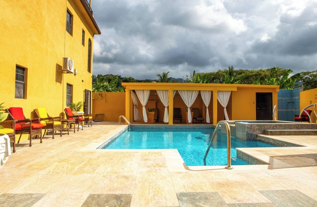 Paradise Chalet Luxurious Villa - Private chef, butler and daily house keeping.