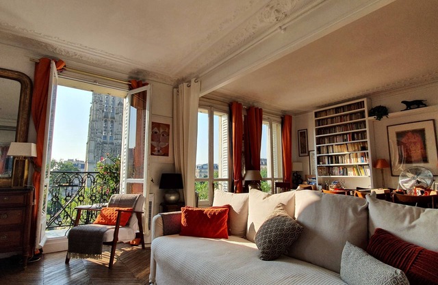 Paris Chatelet, Modular Hausmannian Large Apartment.Big modular Flat