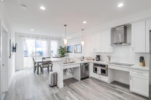 Park Blvd 301 - Modern - Urban Oasis - SPA
