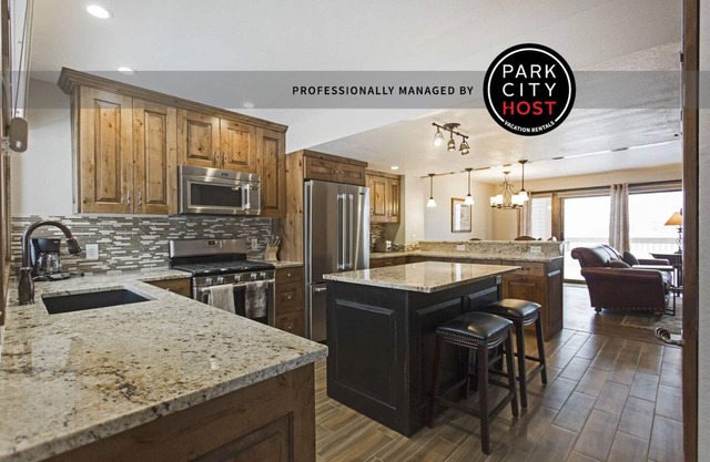 3BD-3. 5BA-Remodeled Town Home-Near to Skiing