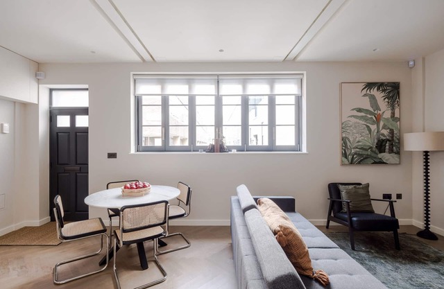 Parkside House - Regent s Park - by Frankie Says