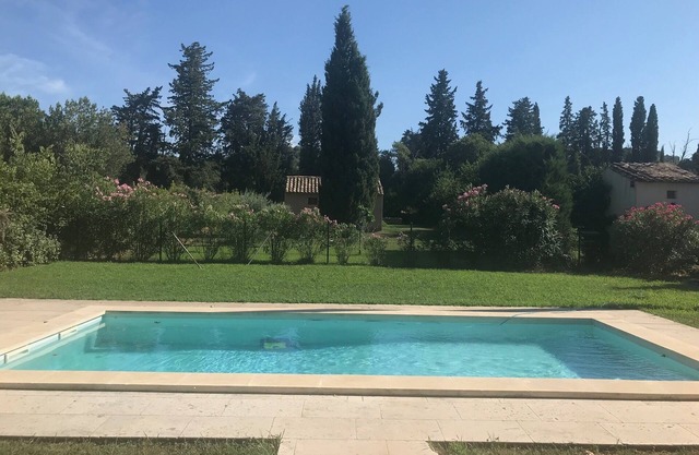 Parte de una granja cerca de Saint Rémy de Provence