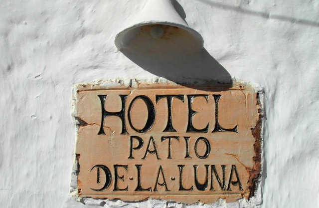 Patio De La Luna