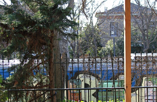 Paz y privacidad en medio del suburbio más lujoso de Atenas