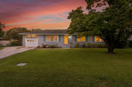 Peace of Happiness Coastal Cottage 7 mi from Wrightsville Beach, NC