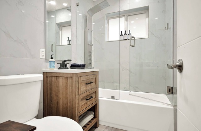 Peaceful 2BR Home w/ King Bed. Near Trendy Areas!
