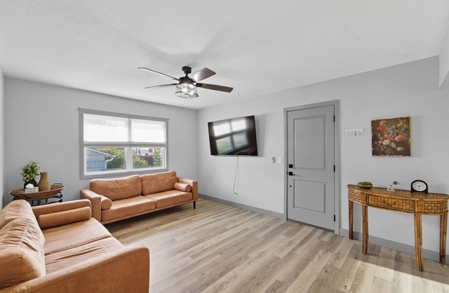 Peaceful and Cozy - 2BR 1BA / Washer / Parking