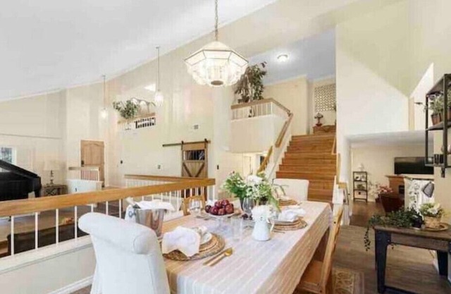 Peaceful and serene villa 25 min north of LA with mountain views