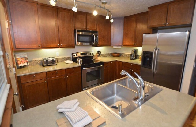 61 Tennis Village: condominio de 2 dormitorios / 2 baños en Sunriver, para 8 personas
