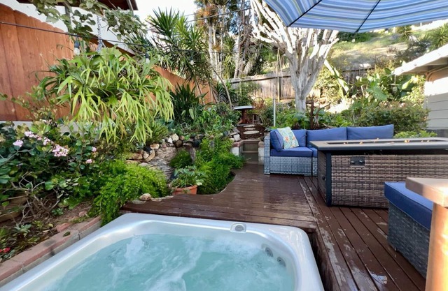 Peaceful fami fave home w/ hot tub, AC, near beach!