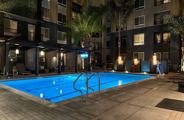 Peaceful luxury 2bed/2bath with Pool & Spa