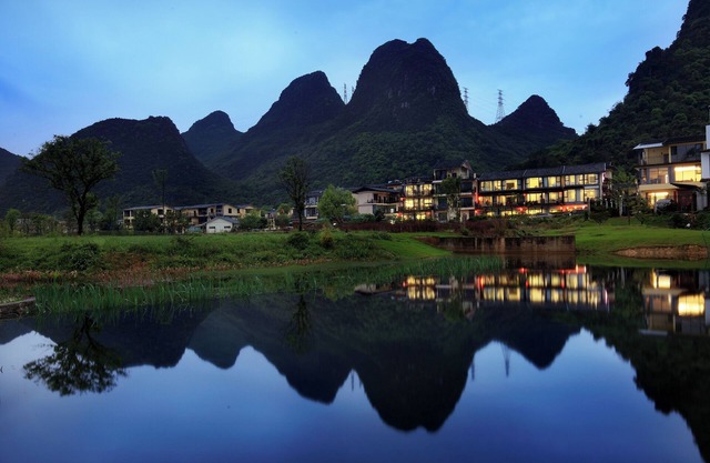 Peach Blossom Resort Hotel