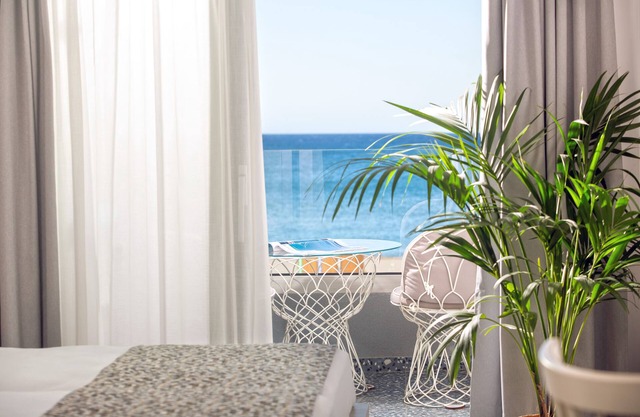 Pearl SeaBreeze Suites