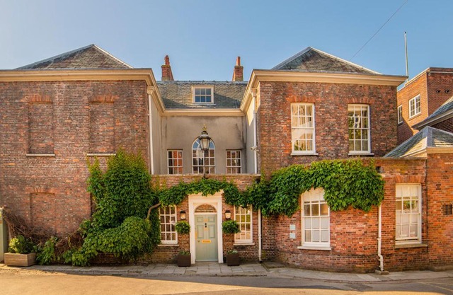 Pelham House