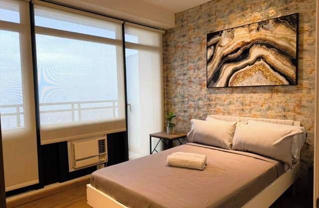Penthouse 2 bedroom unit with balcony