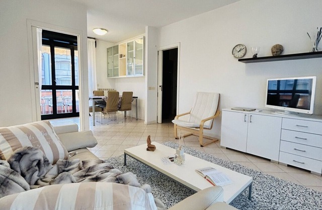 Penthouse 2 levels by the sea