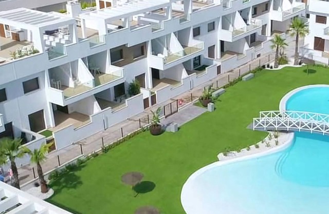 Ático con terraza privada y soleada (ideal para familias)
