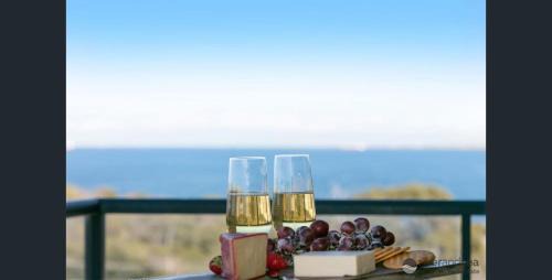 Penthouse Ocean Views & Sunsets from Cottesloe to Fremantle wide 2 bedrooms a large private terrace 2 accessible parking and access to beaches cafes and Swan River