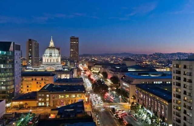 Penthouse Studio w BBQ and Rooftop Deck - San Francisco Life Real Estate