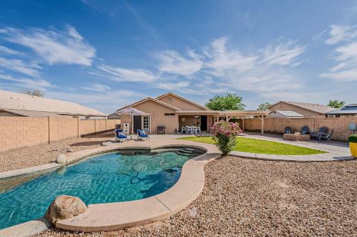 Peoria Desert Oasis W Pool & Bbq Summer Getaway