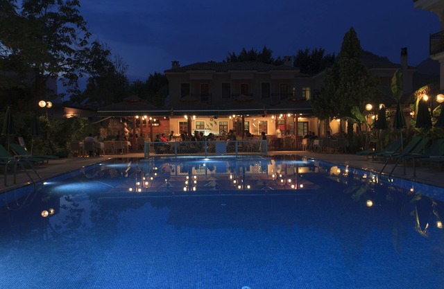 Perdikia Beach Hotel
