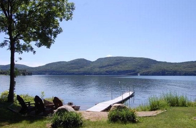 Mezcla perfecta de encanto, comodidades, belleza y vida a orillas del lago en el lago Champlain