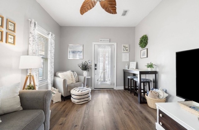 Perfect Centralized Location!!