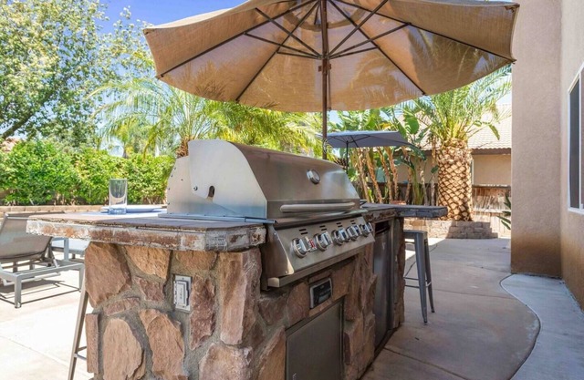 Perfect Family Home,Pool, Spa, Arcade!