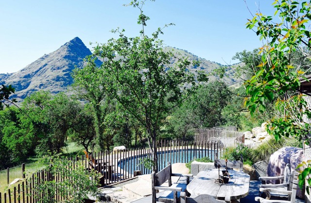 Perfecto retiro familiar en 24 acres con río y ubicación encantadora
