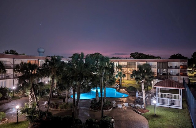 "Perfect Getaway Before School Starts!--Biloxi Bliss"