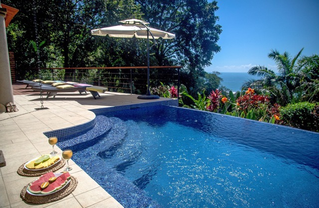 Ubicación perfecta, a pie de playa, piscina infinita, decoración de lujo, WiFi rápido!