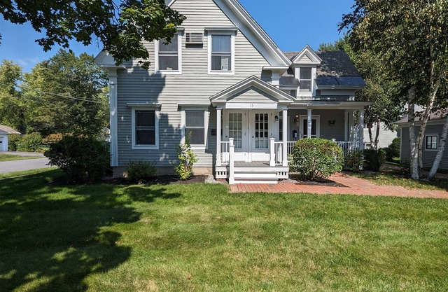 Perfectly Located 1 Bedroom, newly remodeled