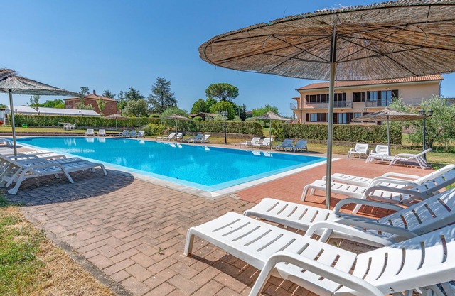 Apartamento que admite mascotas en Castiglion del Lago PG con piscina al aire.