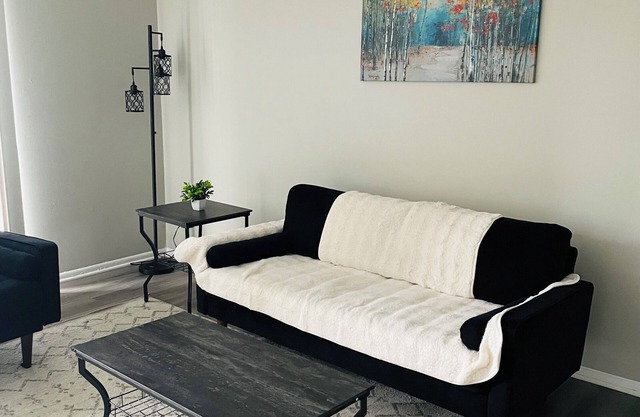Modern 1BR in Elkins Park
