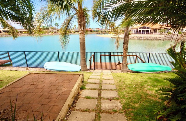 Pet-Friendly 4-Bedroom Lakeside Getaway with BBQ, Private Jetty & Stunning Views - Stay 4 Nights, Pay Only 3 (June - August 2025)